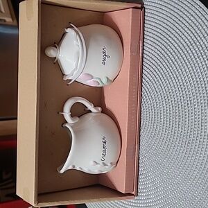 ⚘️Rae Dunn Spring Creamer & Sugar Set